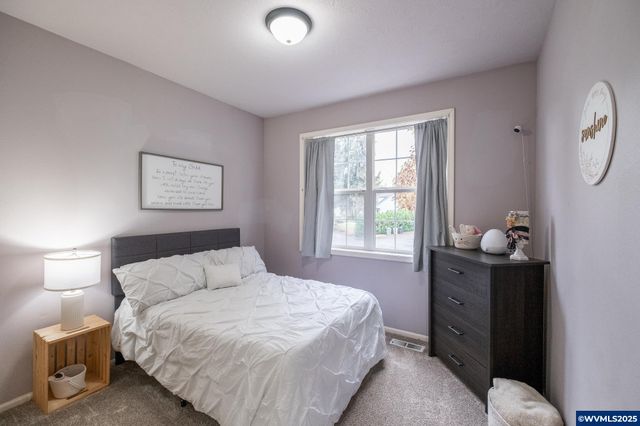 1221 Montgomery Pl NE, Albany, OR 97321