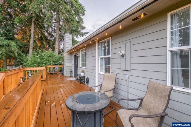 1221 Montgomery Pl NE, Albany, OR 97321