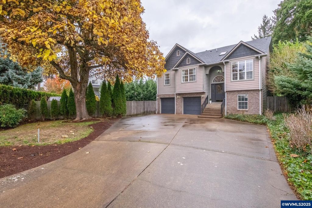 1221 Montgomery Pl NE, Albany, OR 97321