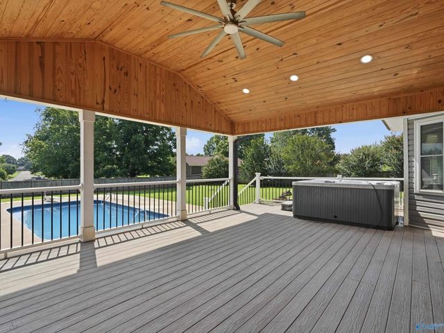 105 Hazelwood Drive, Hazel Green, AL 35750