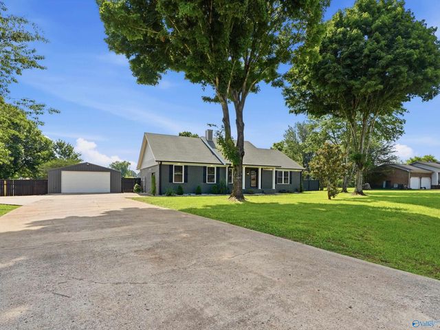 105 Hazelwood Drive, Hazel Green, AL 35750