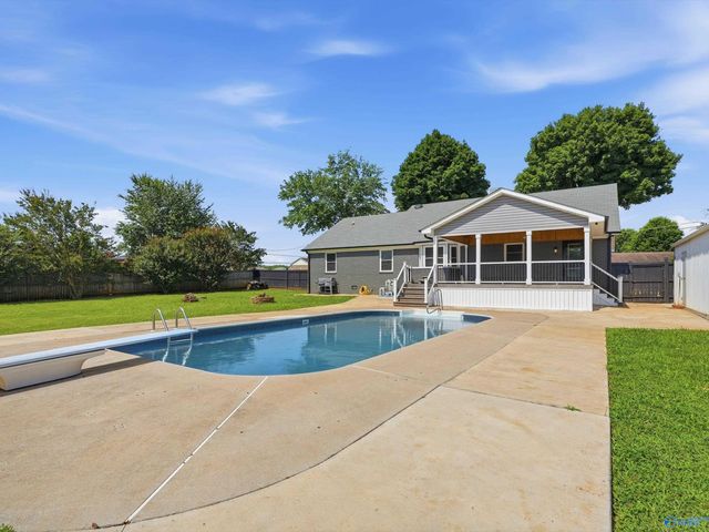 105 Hazelwood Drive, Hazel Green, AL 35750