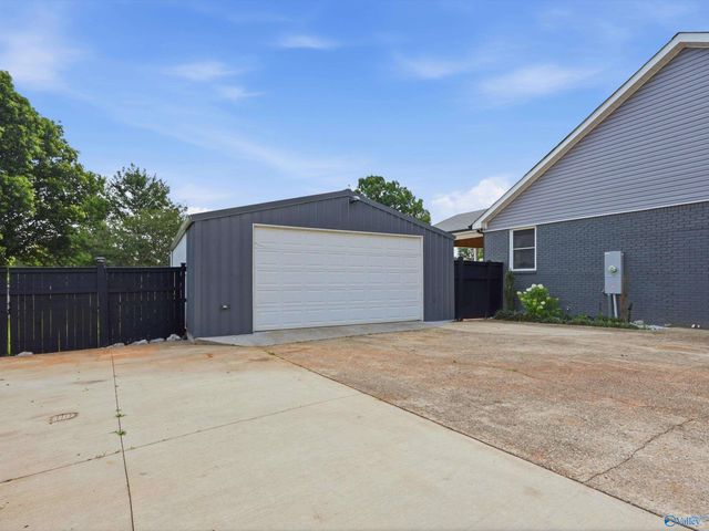 105 Hazelwood Drive, Hazel Green, AL 35750