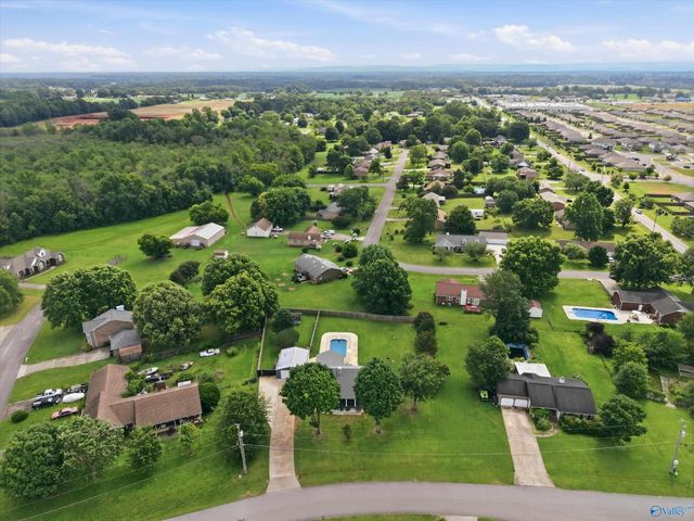 105 Hazelwood Drive, Hazel Green, AL 35750