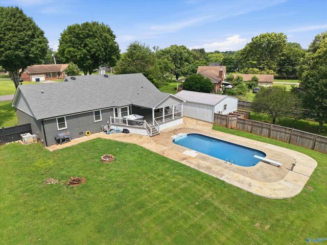 105 Hazelwood Drive, Hazel Green, AL 35750