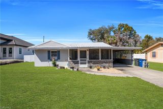 102 Crescent Lake DR, North Fort Myers, FL 33917