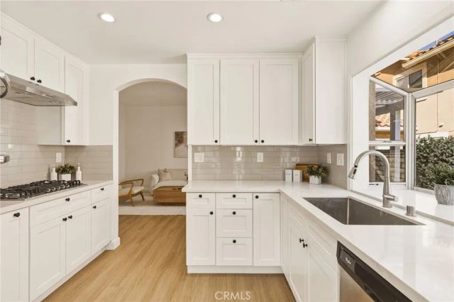 1726 Blossom Court, Newbury Park, CA 91320