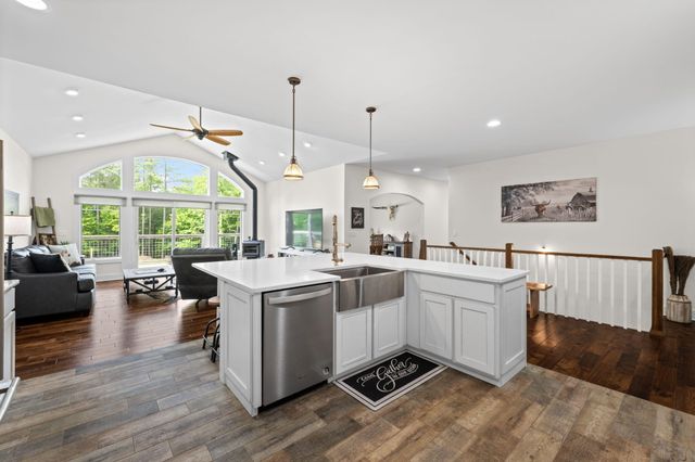 655 Thunder Ridge Drive, South Pittsburg, TN 37380