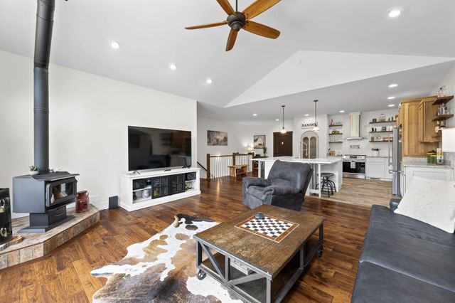 655 Thunder Ridge Drive, South Pittsburg, TN 37380