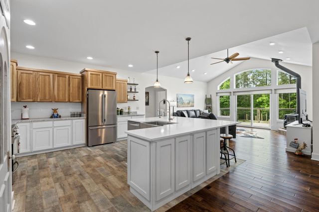 655 Thunder Ridge Drive, South Pittsburg, TN 37380