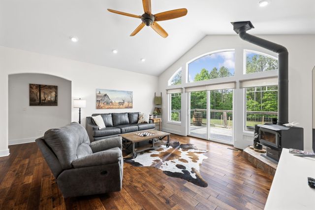 655 Thunder Ridge Drive, South Pittsburg, TN 37380