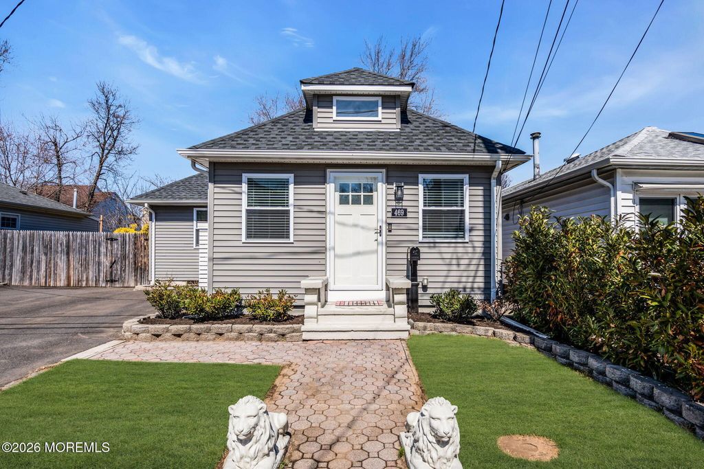 469 Center Avenue, North Middletown, NJ 07748