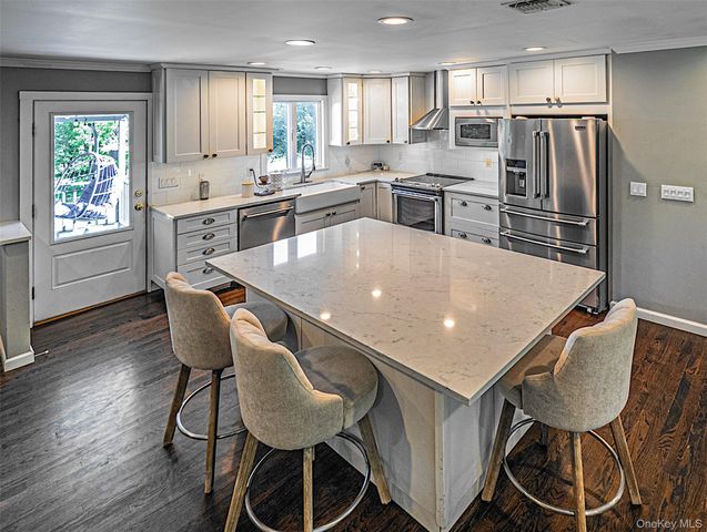 34 Waterbury Road, Warwick, NY 10990