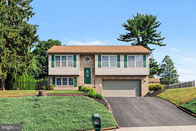 103 GREENWOOD DR, New Cumberland, PA 17070