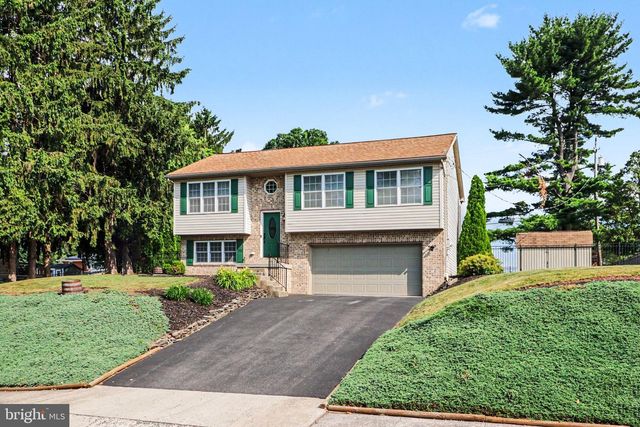 103 GREENWOOD DR, New Cumberland, PA 17070