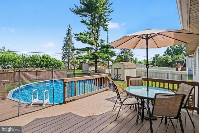 103 GREENWOOD DR, New Cumberland, PA 17070