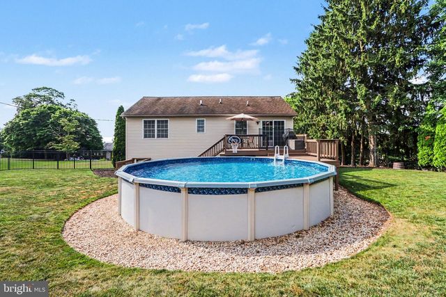 103 GREENWOOD DR, New Cumberland, PA 17070