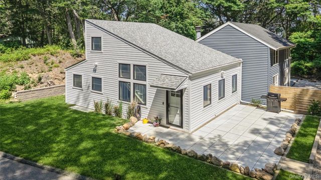 356 Oakleigh Avenue 38, Baiting Hollow, NY 11933