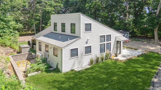 356 Oakleigh Avenue 38, Baiting Hollow, NY 11933