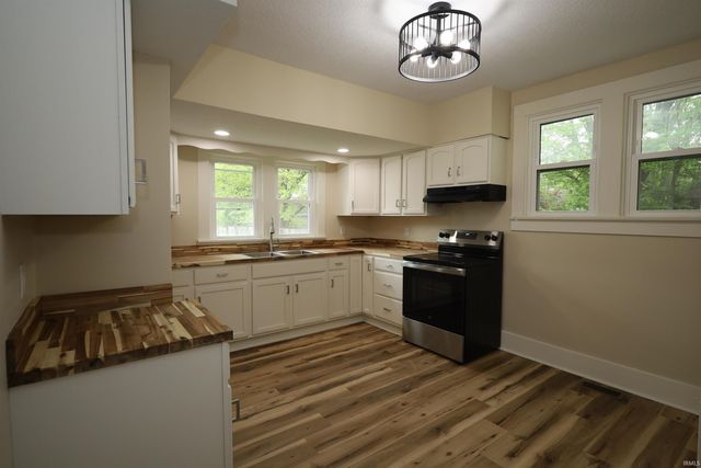 901 Forest Avenue, Fort Wayne, IN 46805