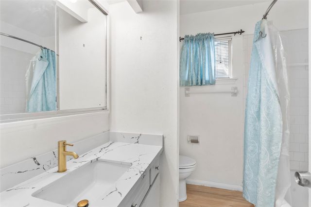 8903 Roos Road, Houston, TX 77036