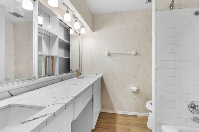 8903 Roos Road, Houston, TX 77036