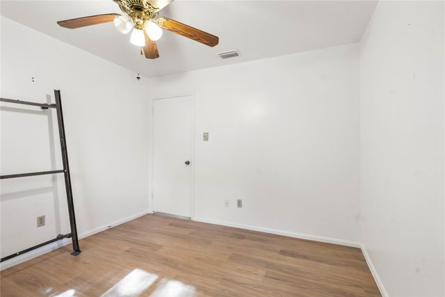 8903 Roos Road, Houston, TX 77036