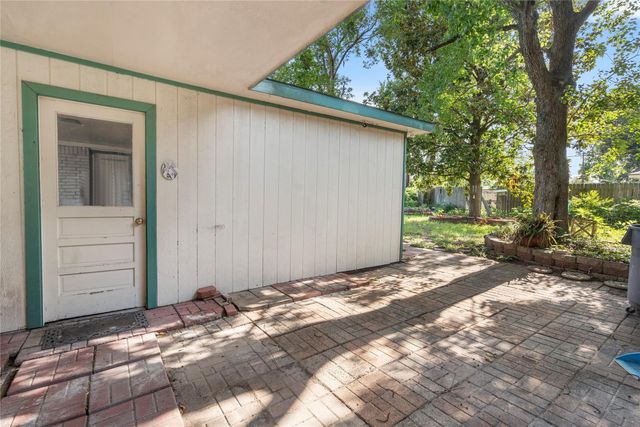 8903 Roos Road, Houston, TX 77036