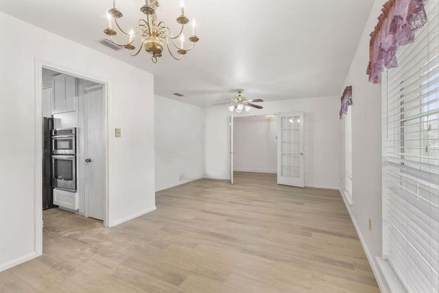 8903 Roos Road, Houston, TX 77036