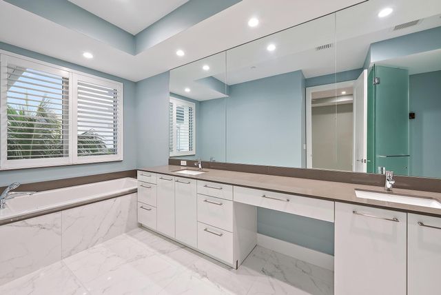 112 Water Club Court N, North Palm Beach, FL 33408