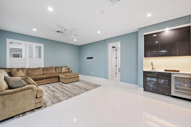 112 Water Club Court N, North Palm Beach, FL 33408