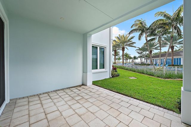 112 Water Club Court N, North Palm Beach, FL 33408