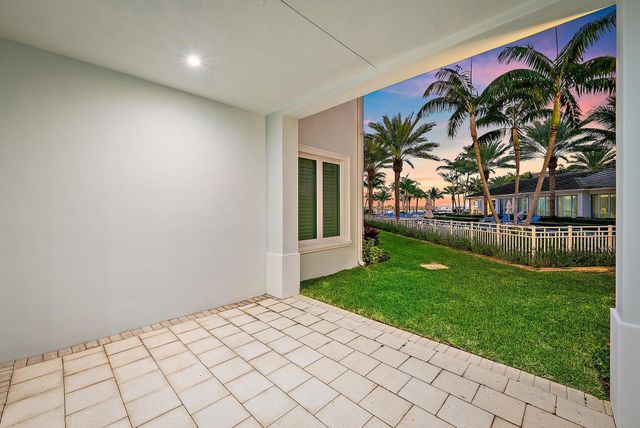 112 Water Club Court N, North Palm Beach, FL 33408