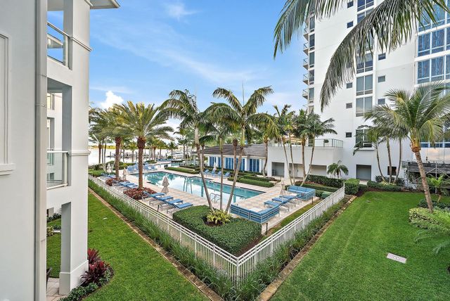 112 Water Club Court N, North Palm Beach, FL 33408