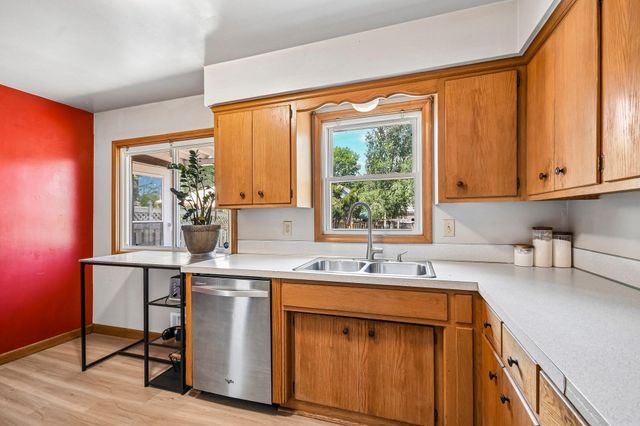 961 Livingston Avenue, West Saint Paul, MN 55118