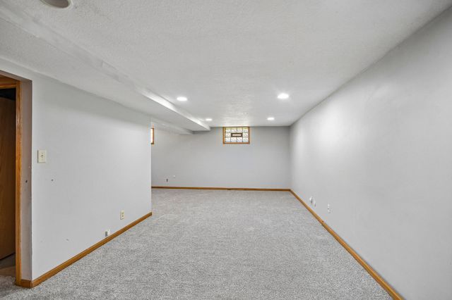 961 Livingston Avenue, West Saint Paul, MN 55118
