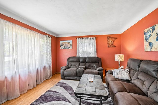 961 Livingston Avenue, West Saint Paul, MN 55118