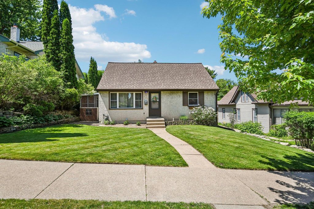 961 Livingston Avenue, West Saint Paul, MN 55118
