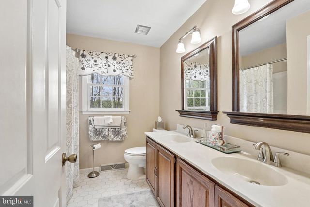 219 WILTSHIRE DR, Kennett Square, PA 19348