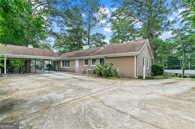 3061 General Lee, Macon, GA 31204