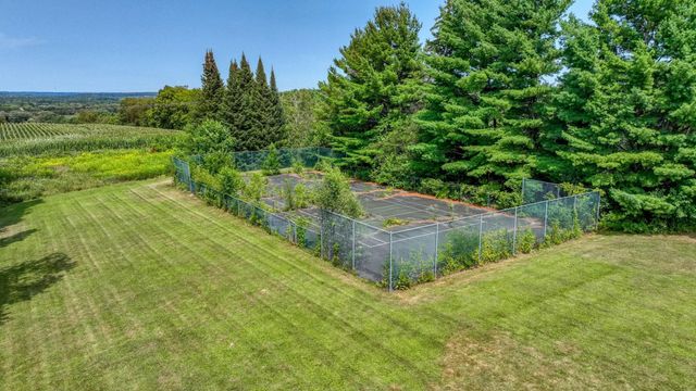 5892 Graff Road, Eau Claire, WI 54701