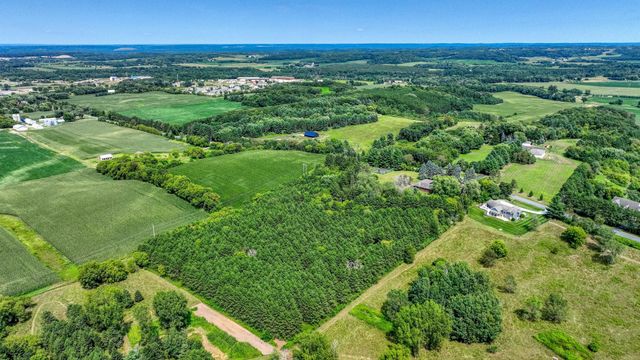 5892 Graff Road, Eau Claire, WI 54701