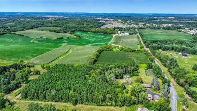 5892 Graff Road, Eau Claire, WI 54701