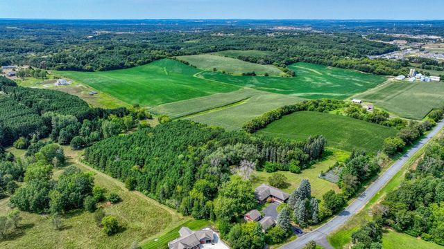 5892 Graff Road, Eau Claire, WI 54701