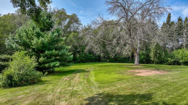 5892 Graff Road, Eau Claire, WI 54701
