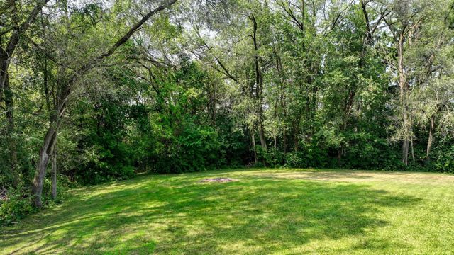 5892 Graff Road, Eau Claire, WI 54701