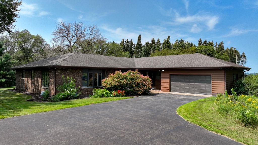 5892 Graff Road, Eau Claire, WI 54701