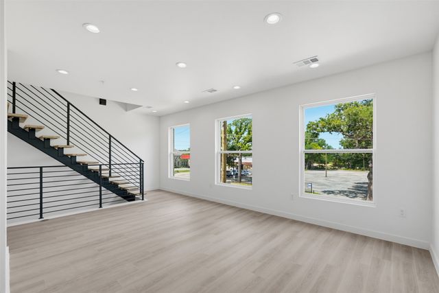 516 S O Connor Road, Irving, TX 75060