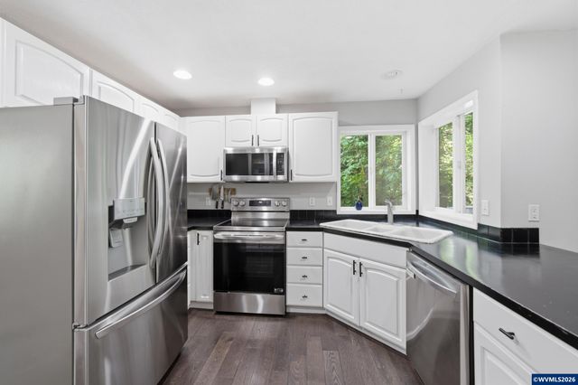 3245 Croisan Creek Rd S, Salem, OR 97302