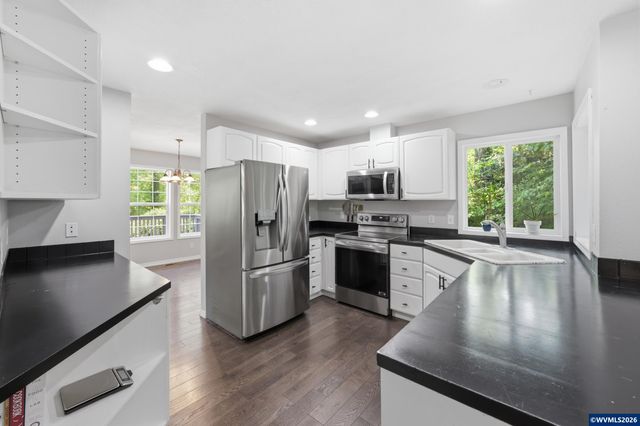 3245 Croisan Creek Rd S, Salem, OR 97302